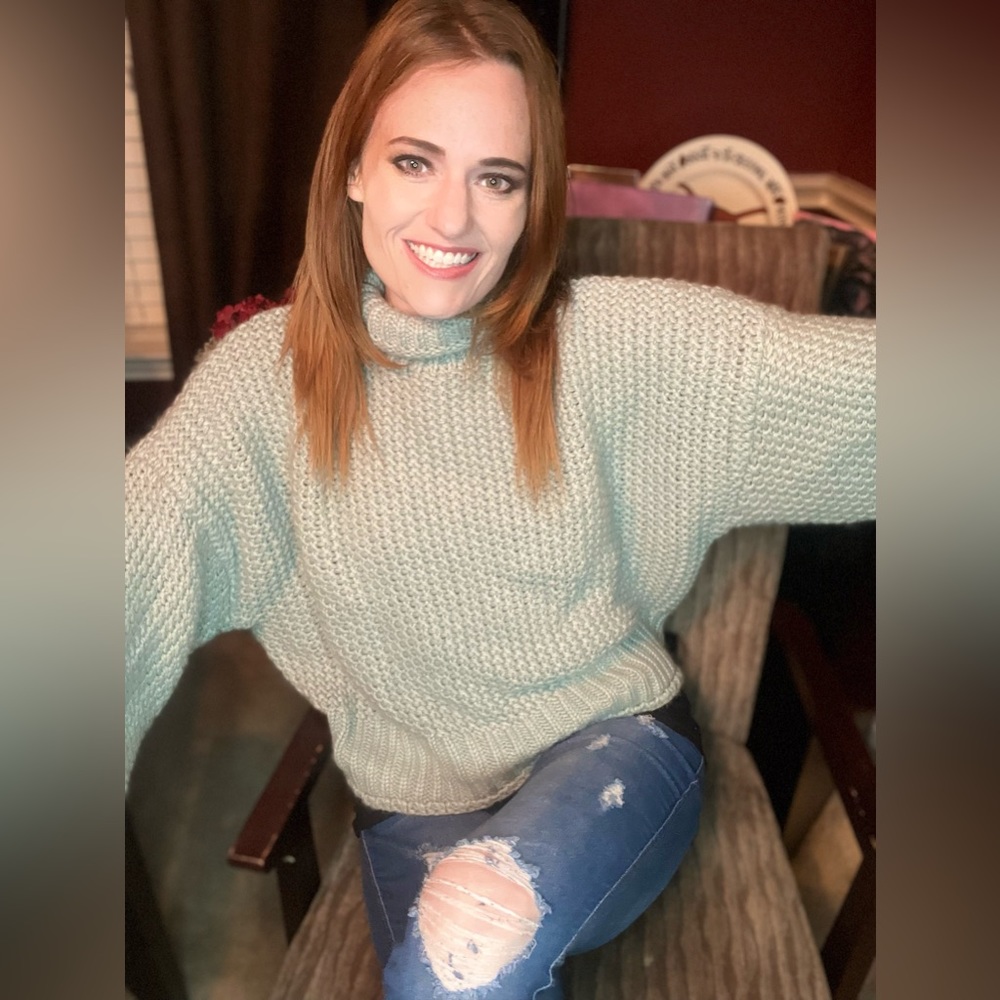 H&M Sz Sm crocheted light aqua oversized sweater! Super cute find for fall 🤩
